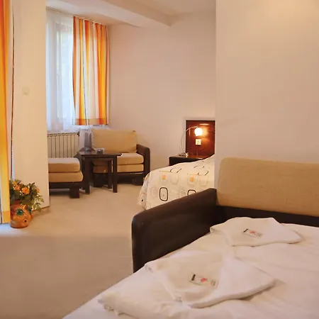 Hotel кипарис, 3*