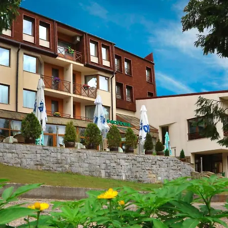 кипарис, 호텔