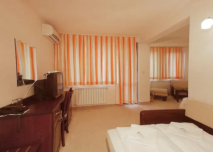 кипарис, 3* Враца