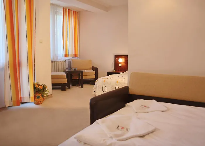 Хотел кипарис, 3*